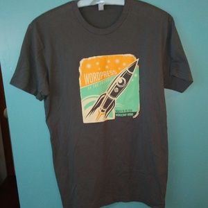 🌷CLOSET SALE🌷Next Level Apparel graphic tee